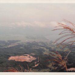 1982-08-01 佐渡市 佐渡島 山の上からの景色<br>おじいちゃんとおばあちゃんの新潟旅行