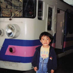 1989-10-01 山梨に向かう電車とCOTA<br>山梨に向かう電車