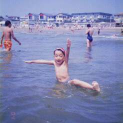 1992-07-30 海水浴をするCOTA<br>三浦海岸で海水浴をするCOTA