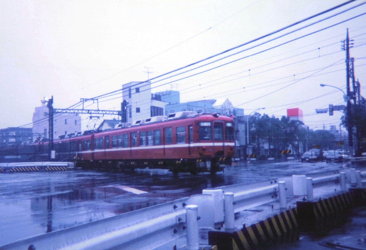 1994 11 05 大鳥居駅 環状8号線と産業道路の交差点の踏切