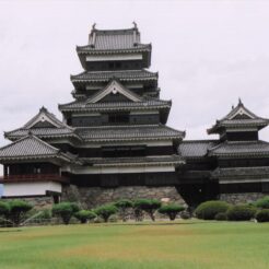 2004-08-05 松本市 松本城を近くで見る<br>松本市