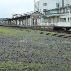 2006-08-16 08-40-04稚内駅島式ホーム全景<br>稚内駅ホーム全景