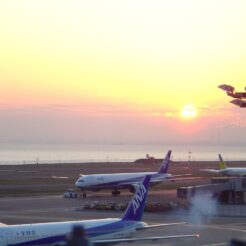 2007-01-01 07-01-14羽田空港で初日の出<br>空港で初日の出