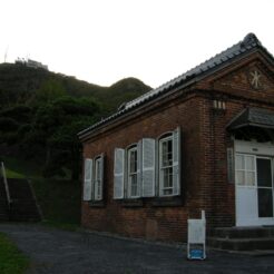 2007-09-23 16-36-55函館市元町配水場<br>東北新幹線と東北本線で函館へ