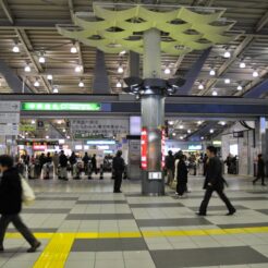 2007-12-30 20-17-52品川駅中央改札前<br>コミケの打ち合わせ