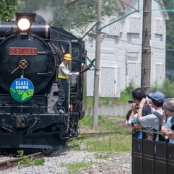 2008-08-03-12-22-51水上駅の入れ替え作業<br>水上から上野までEL（電気機関車）SL（蒸気機関車）の旅