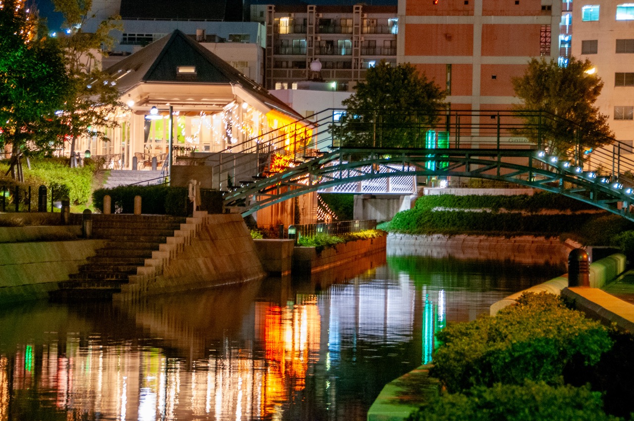 2008 09 14 20 13 36長崎 水辺の森公園の夜景