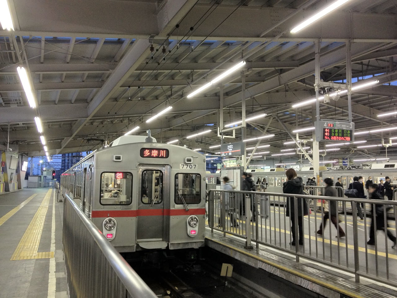 2012 02 15 17 22 16蒲田駅 多摩川線