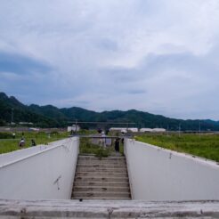 2012-08-13-12-06-18津波で被災した鵜住居駅の階段<br>仙台から松島を経て南三陸に泊まり、志津川や釜石・宮古・小本までの震災の傷跡をみる旅