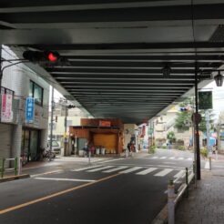 2012-09-29 09-35-12蓮根駅高架下<br>友人の家へ