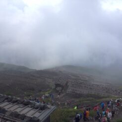 2013-08-16 15-23-59富士山 六合目を見下ろす<br>富士山頂を目指した