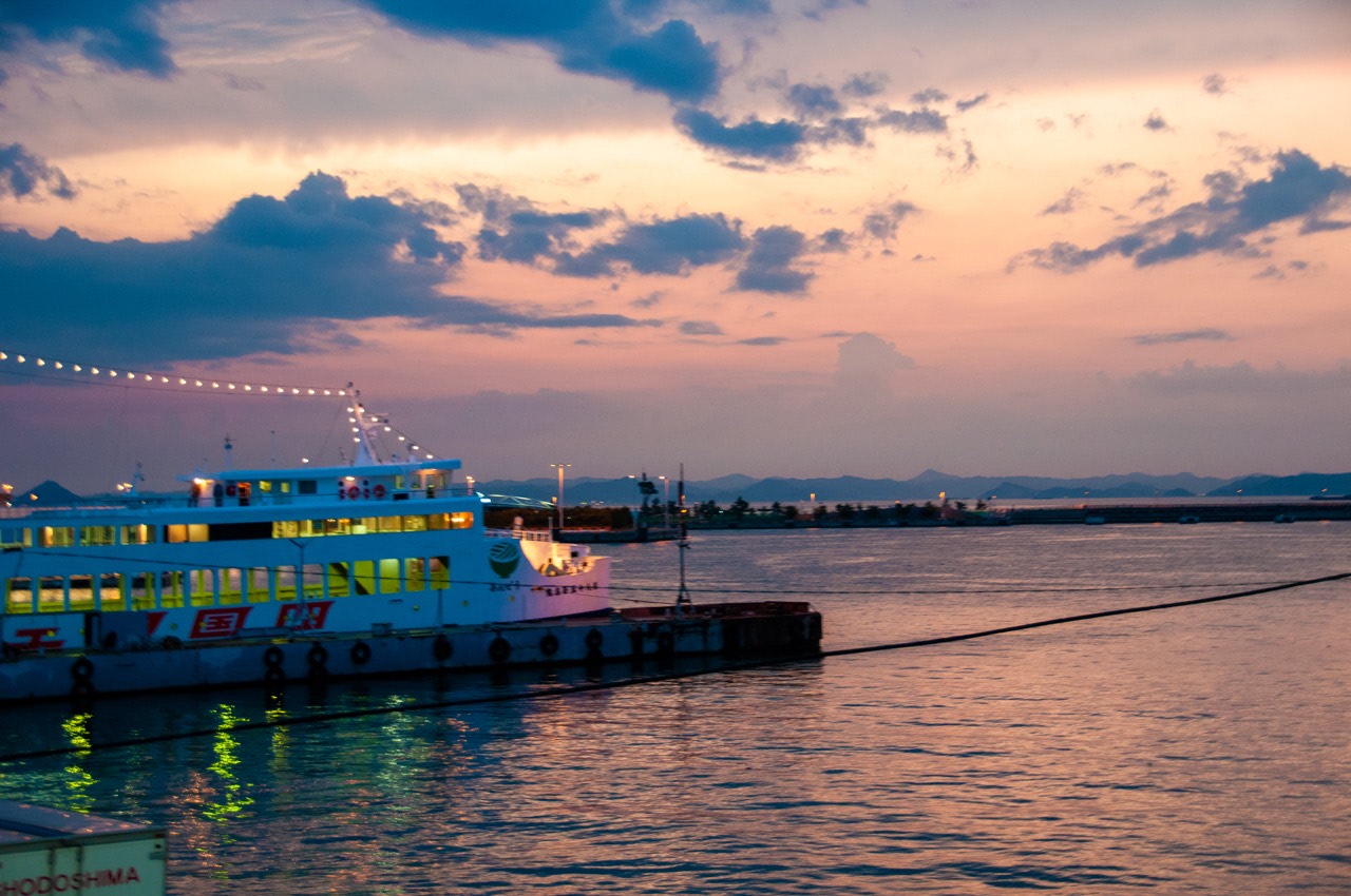 2014 07 19 19 33 33夕暮れ時の高松港