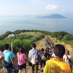 2014-07-20-17-03-21さぬき市野外音楽広場テアトロンへの道<br>サンライズ瀬戸で高松に向かい、うどんタクシー、金比羅山、高松港と志度、岡山を巡った