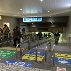 2014-11-22 17;59;32北千住駅の通路<br>北千住駅周辺のカフェ巡り