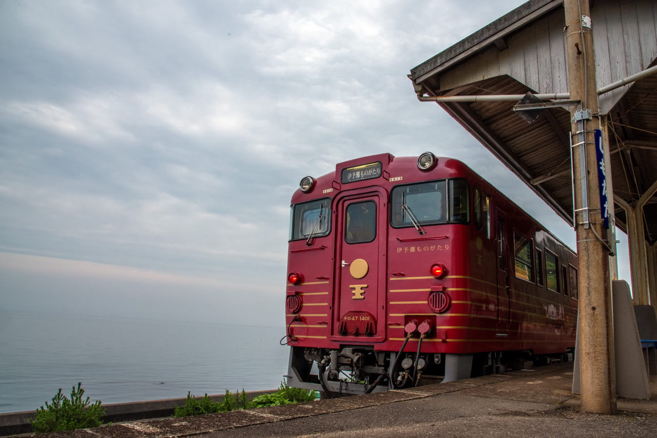 2015 07 05 17 15 下灘駅 伊予灘ものがたり