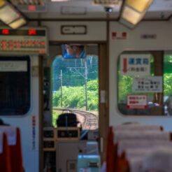 2015-07-25-09-45 大井川鐵道大井川本線の16000系車内<br>大井川鐵道のSLとアプト式鉄道、袋井のご飯と清水・三保の松原と静岡鉄道で静岡をめぐる旅