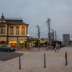 2015-07-05-19-08 道後温泉駅の駅舎<br>サンライズ瀬戸と特急で新居浜・松山・内子と八幡浜から伊予灘ものがたり、倉敷をめぐる旅