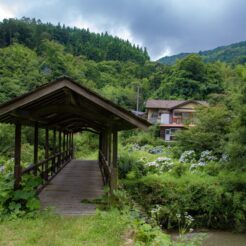 2015-07-05-12-14 内子 田丸橋と集落<br>サンライズ瀬戸と特急で新居浜・松山・内子と八幡浜から伊予灘ものがたり、倉敷をめぐる旅