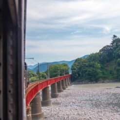 2015-07-25-15-32 大井川鐵道 大井川本線 ガーター橋を渡る蒸気機関車<br>大井川鐵道のSLとアプト式鉄道、袋井のご飯と清水・三保の松原と静岡鉄道で静岡をめぐる旅