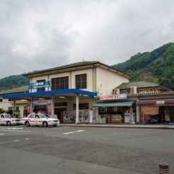 2015-07-05-15-26 八幡浜駅の駅舎<br>サンライズ瀬戸と特急で新居浜・松山・内子と八幡浜から伊予灘ものがたり、倉敷をめぐる旅