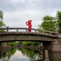 2015-07-06-15-42 倉敷美観地区 川舟流しに手を振る英語であそぼのビー<br>サンライズ瀬戸と特急で新居浜・松山・内子と八幡浜から伊予灘ものがたり、倉敷をめぐる旅