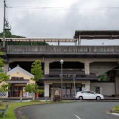 2015-07-05-14-50 内子駅の駅舎<br>サンライズ瀬戸と特急で新居浜・松山・内子と八幡浜から伊予灘ものがたり、倉敷をめぐる旅