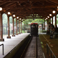 2015-07-04-14-03 新居浜 マイントピア別子 入線する汽車<br>サンライズ瀬戸と特急で新居浜・松山・内子と八幡浜から伊予灘ものがたり、倉敷をめぐる旅