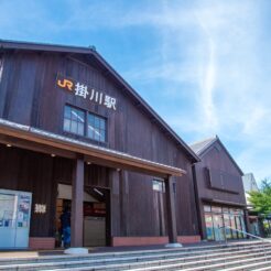 2015-07-25-08-28 掛川駅 新幹線木造駅舎<br>大井川鐵道のSLとアプト式鉄道、袋井のご飯と清水・三保の松原と静岡鉄道で静岡をめぐる旅