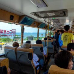 2016-08-14-11;49 台湾 新北市瑞芳區 九份 バス<br>十分老街から台鉄平渓線で瑞芳から九份で家庭料理、龍山寺・中正紀念堂と夜は皇廷料理を食べて士林夜市・五分埔へ