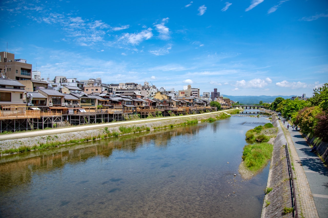 2017 06 09 11;00 祇園四条 鴨川納涼床と鴨川