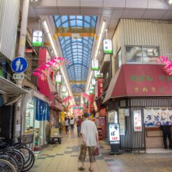 2017-06-09 19;04 恵美須町 商店街<br>京都洛東から京阪で難波、天王寺のマリオット都ホテルに泊まり梅田・天神橋筋、和歌山電鉄たま電車に乗る旅