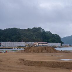 2017-08-14 12;51 宮古 東日本大震災後の巨大な堤防を建設している<br>青森の弘前から五所川原でやってまれ丼、盛岡と宮古・浄土ヶ浜、田老と岩泉 龍泉洞を巡る旅