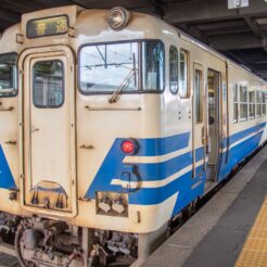 2017-08-13 12;45 弘前駅 五能線 キハ40<br>青森の弘前から五所川原でやってまれ丼、盛岡と宮古・浄土ヶ浜、田老と岩泉 龍泉洞を巡る旅