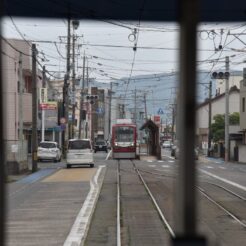 2018-06-10 12;16 豊橋 競輪場前駅 豊橋鉄道東田本線 行き違いのため長時間停車する<br>愛知県豊橋・豊川稲荷と豊橋鉄道で渥美半島の田原市を巡る