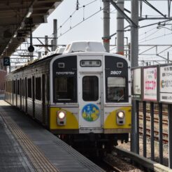 2018-06-09 10;07 新豊橋 入線してくる豊橋鉄道の電車<br>愛知県豊橋・豊川稲荷と豊橋鉄道で渥美半島の田原市を巡る