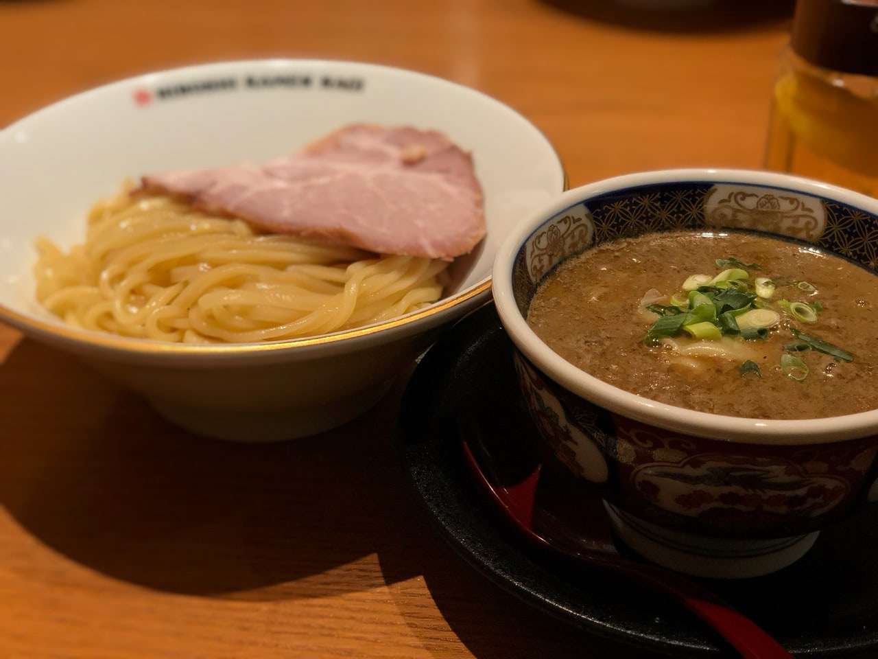 2019 04 06 22;14 新宿 すごい煮干ラーメン凪 新宿ゴールデン街店 別館