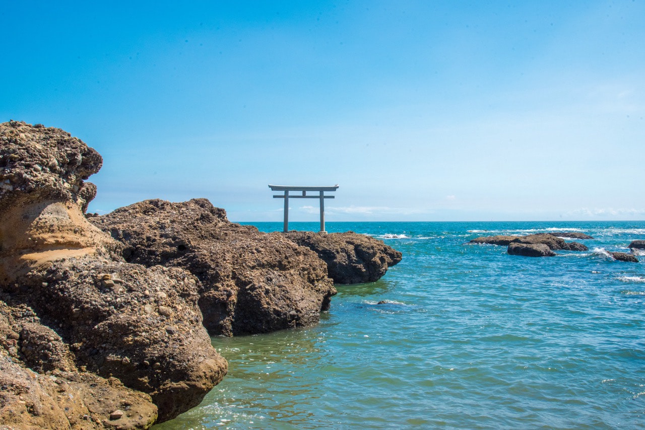 2019 09 07 12;40 東茨城郡大洗町 大洗磯前神社 海と鳥居