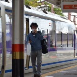 2020-10-24 15;19 東武日光駅を歩くCOTA<br>浅草から深夜出発の東武夜行列車「日光夜行号」とバスで紅葉の奥日光・戦場ヶ原を散策して日光を楽しむ