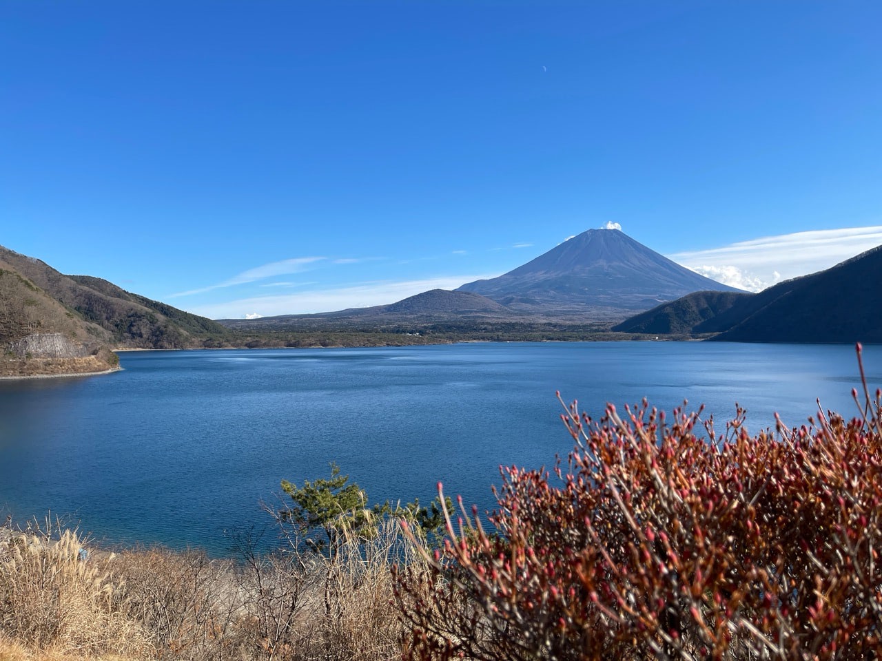 2020 12 20 13;16 南巨摩郡身延町 本栖湖と富士山