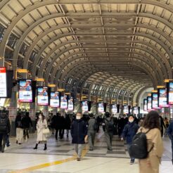 2021-01-08 17;06 品川駅 行き交う人々<br>退勤中