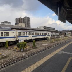 2021-12-26 16;26 田川後藤寺駅 ホーム<br>クリスマスで盛り上がる福岡県博多・天神・中洲、平成筑豊鉄道や後藤寺線で田川後藤寺・田川伊田、日田彦山線で小倉を巡る旅